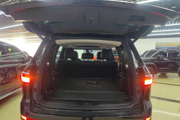 Used  Grand Commander 2022 2.0T Two-Wheel Drive Luxury Version