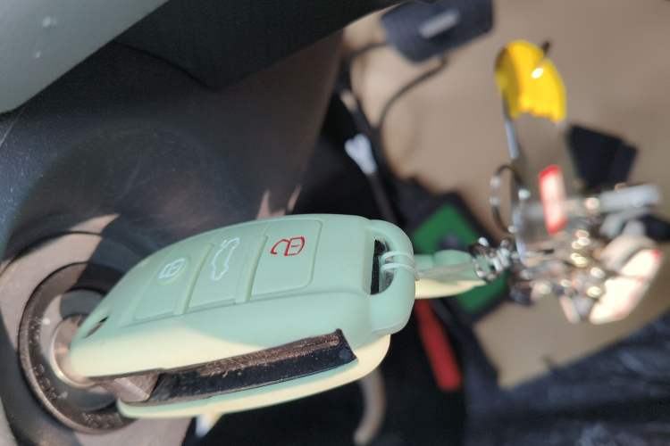 Used Chery QQ Ice Cream 2022 170km Sundae Phosphate Lithium-Ion
