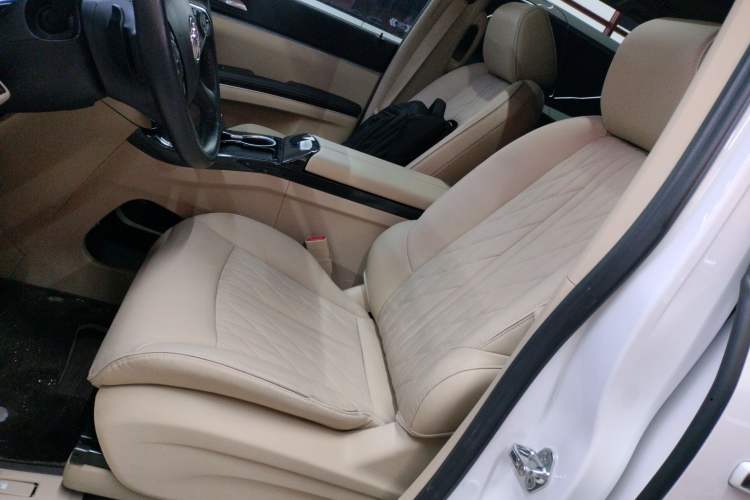 Used Buick GL8 2023 Facelifted Land Cruiser Executive Luxury Version
