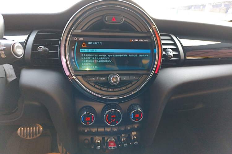 Used  MINI 2019 1.5T COOPER Racing Edition Five-Door Model
