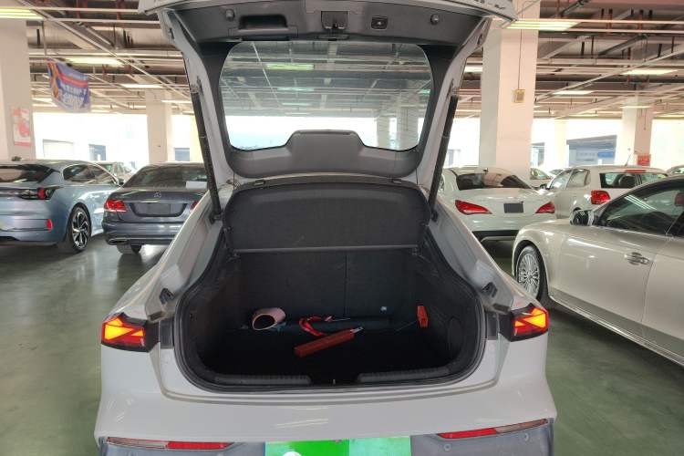 Used Changan UNI-V 2022 1.5T Smart Navigation Version
