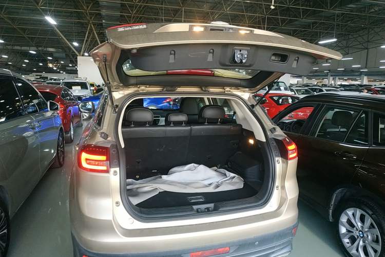 Used Geely Auto Emgrand X7 Sport 2018 1.8TD Automatic Two-Wheel Drive Smart Connect 4G Internet Edition
