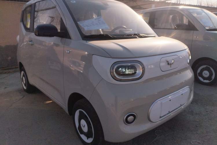 Used Wuling Hongguang MINIEV 2024 3rd Generation 215km Youth Edition

