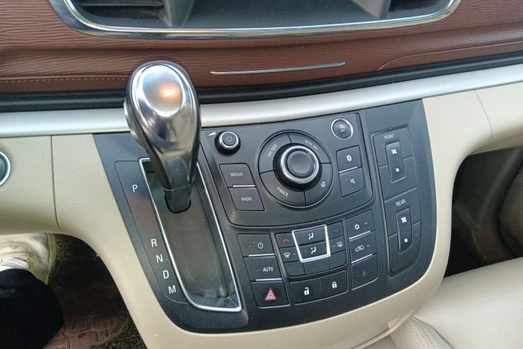 Used Buick GL8 2018 28T Luxury Model China VI Standard
