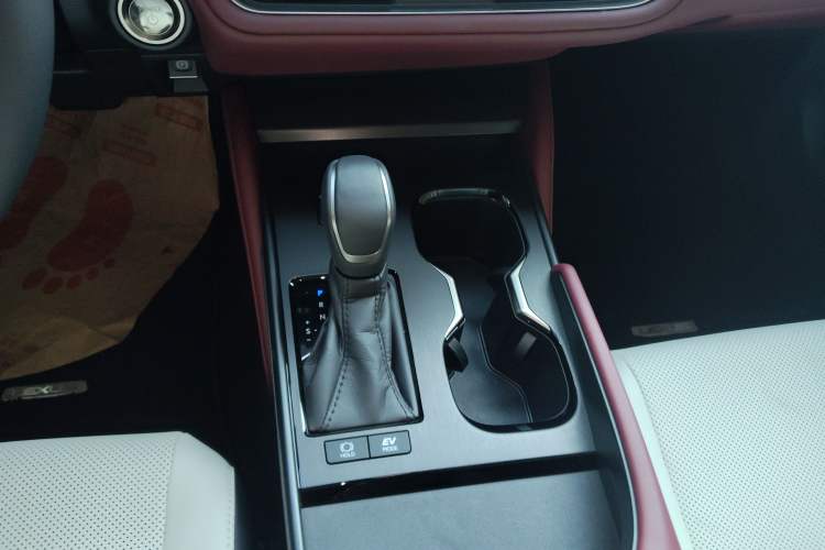 Used Lexus ES 2025 300h Deluxe Edition