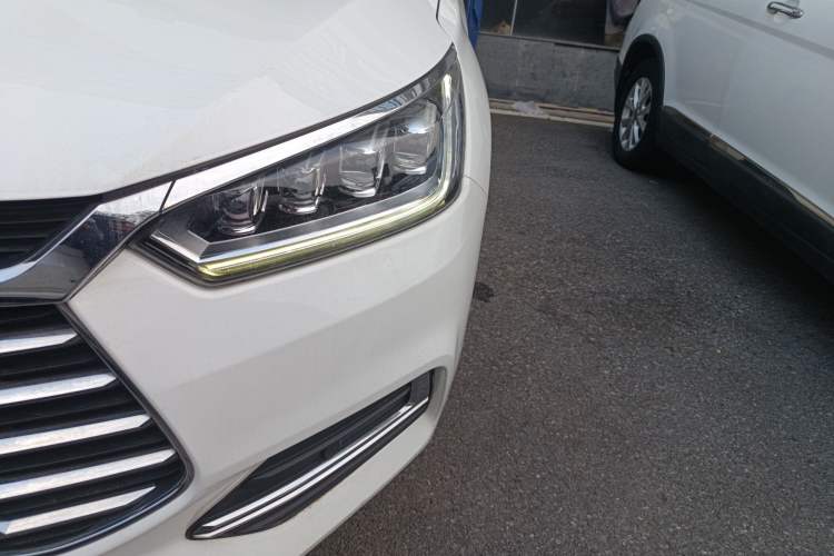 Used BYD Song 2021 Classic Edition 1.5T Automatic Elite Model
