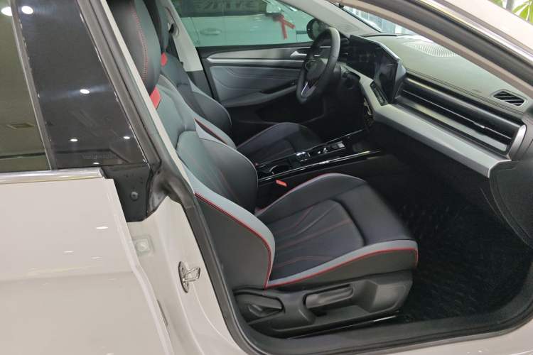 Used Volkswagen Lamando 2022 Lavida L 280TSI DSG Cool & Spicy Edition