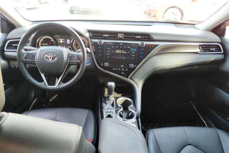 Used Toyota Camry 2019 Dual-Engine 2.5HS FENGSHANG Edition China VI Standard