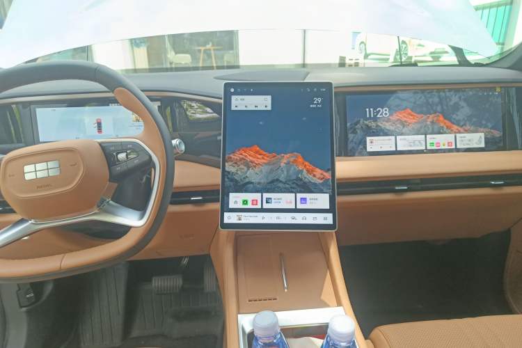 Used  L7 2025 EM-i 115km Exploration+ Edition
