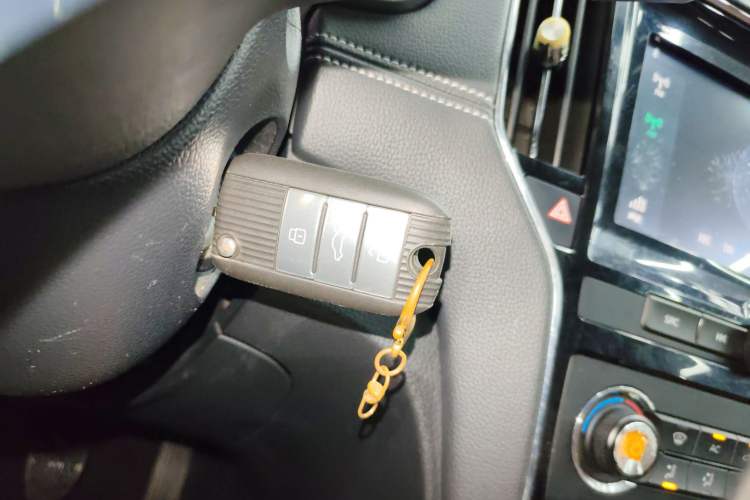 Used Roewe RX5 2016 20T Two-Wheel Drive Manual Flagship Edition
