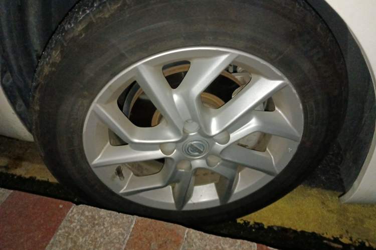 Used Nissan Tiida 2021 1.6L CVT Cool Edition
