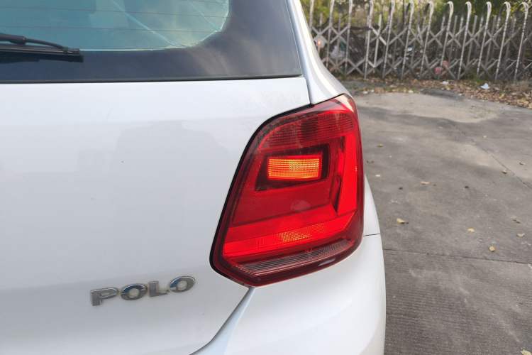 Used Volkswagen Polo 2014 1.4L Manual Fashion Edition
