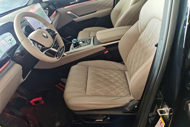 Used BYD Tang New Energy 2024 DM-i Glory Edition 112KM Prestige Model
