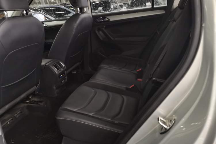 Used Volkswagen Tiguan L 2018 330TSI Automatic Two-Wheel Drive Luxury Edition
