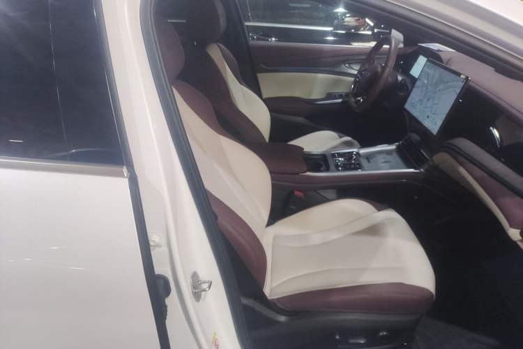 Used BYD Seal 2023 DM-i 1.5L 121km Prestige Model
