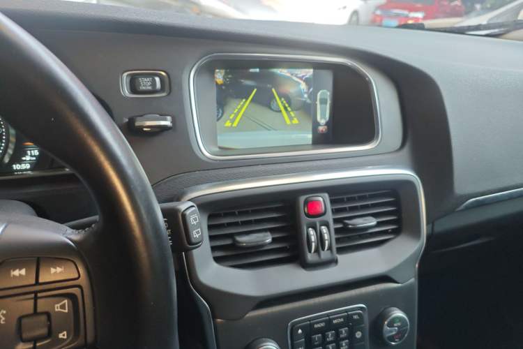 Used Volvo V40 2015 1.6T Zhiya Edition