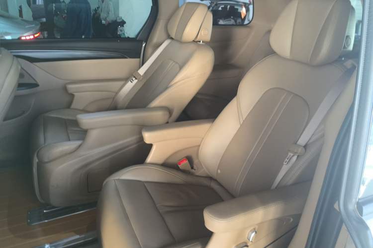 Used Buick GL8 2021 ES Landtrek 653T Luxury Model
