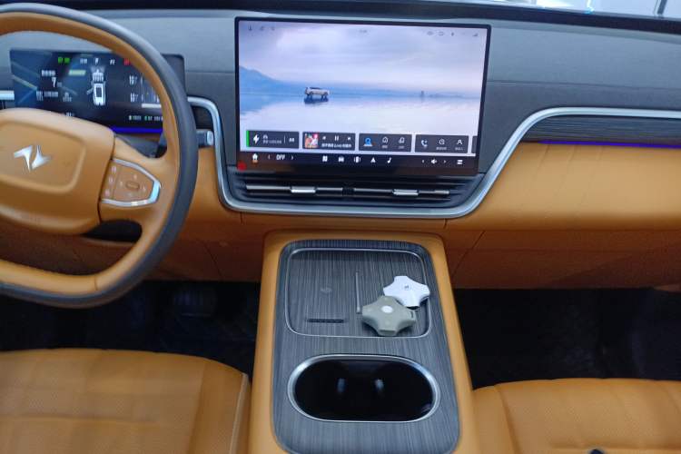 Used  eπ008 2024 210Max Range-Extended Version 6 Seats