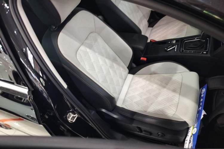 Used Volkswagen Magotan 2023 2 Million Units Limited-Edition 380TSI DSG Flagship Version
