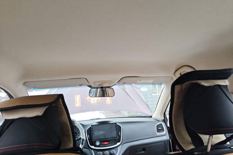 Used Baojun 560 2015 1.8L manual Comfort trim level