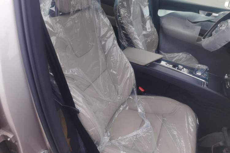 Used Volvo XC60 2026 B5 4x4 Smart Luxury Edition