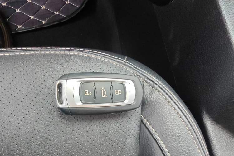 Used Geely Auto Vision X6 2016 1.8L Manual Luxury Model