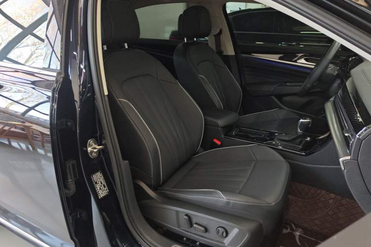 Used Volkswagen Passat 2024 380TSI Dragon Glory Edition
