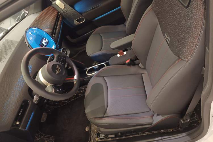 Used  Electric MINI COOPER JCW 2025 JOHN COOPER WORKS
