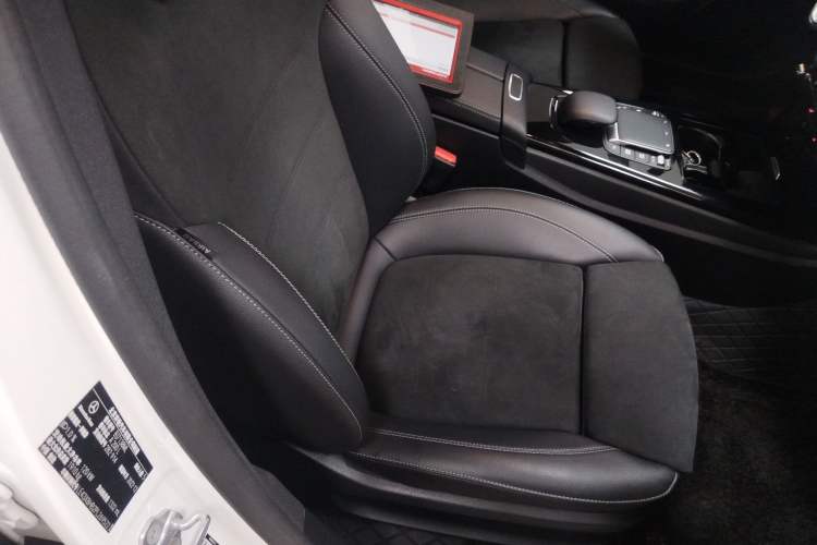 Used Mercedes-Benz A-Class 2022 Revised Version A 200 L Sport Sedan Fashionable Style
