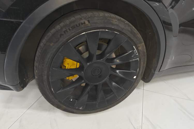 Used Tesla Model Y 2021 Standard Range Rear-Wheel Drive Version