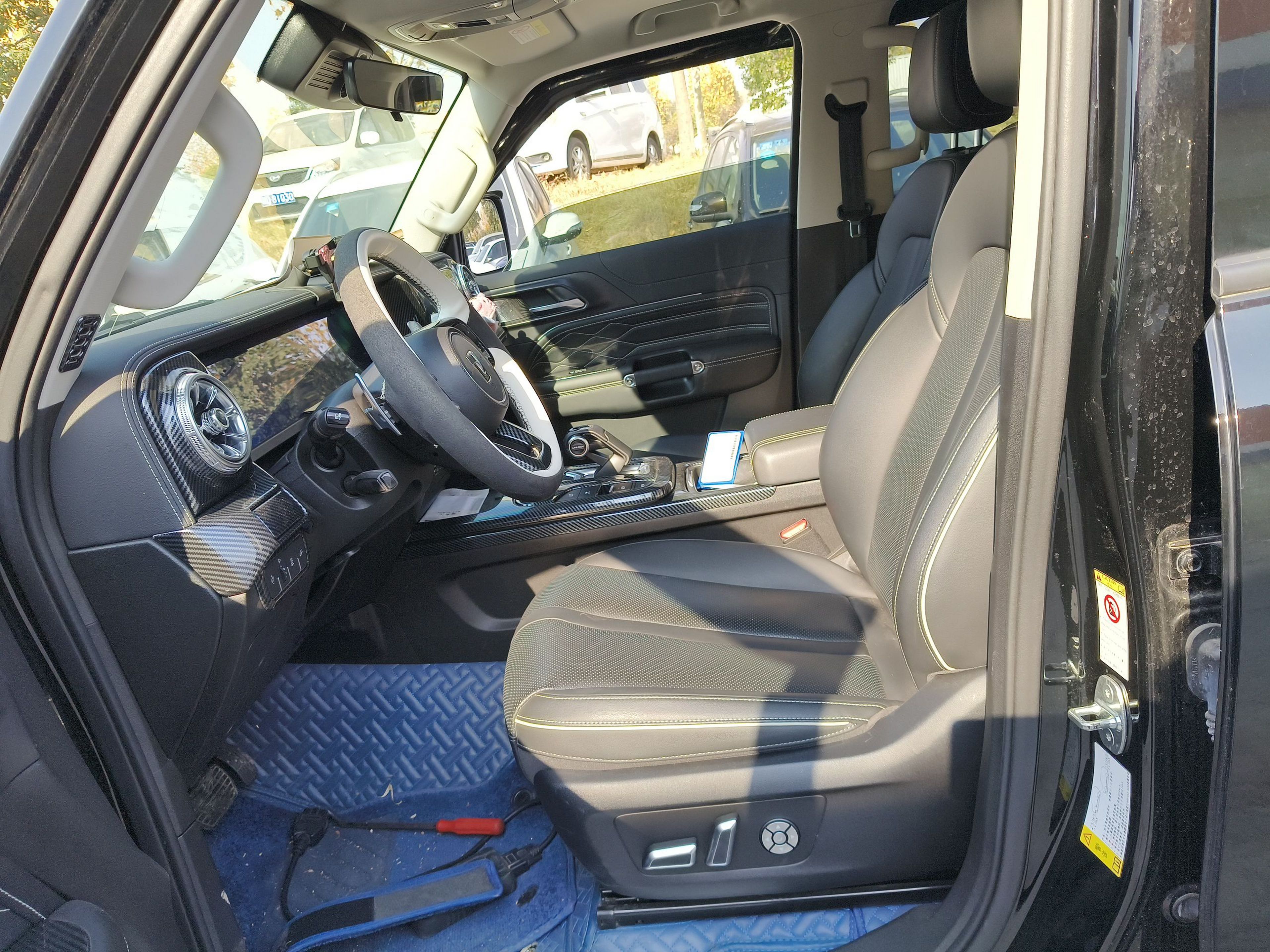 Переднее сиденье в автомобиле