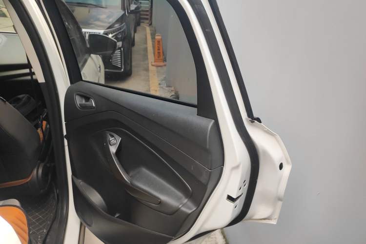 Used Ford Kuga 2017 EcoBoost 180 Two-Wheel-Drive Elite Trim
