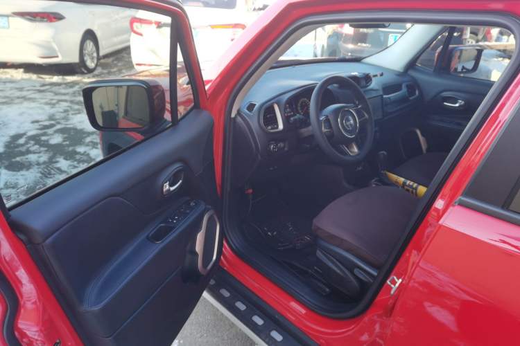 Used  Renegade 2018 Connected Large Screen Version 180T Automatic High-Energy Edition