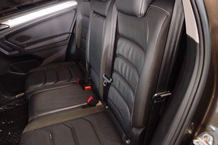 Used Volkswagen Tiguan L 2019 330TSI Automatic Two-Wheel Drive Smart Luxury Version China VI Standard