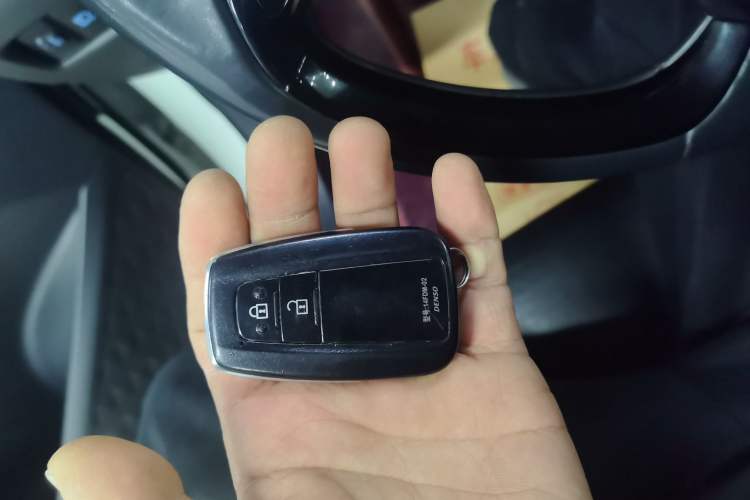 Used Toyota IZOA 2018 2.0L Yichi Edition China V Standard