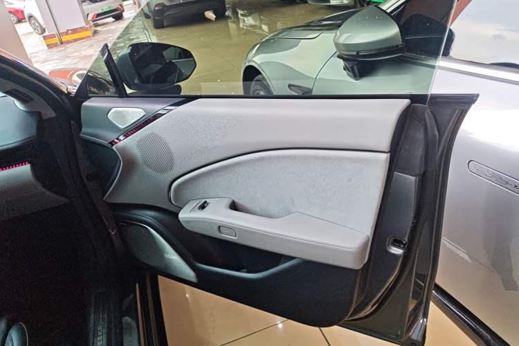 Used Zeekr 007 2024 Rear-Drive Intelligent Driving Version 75 kWh
