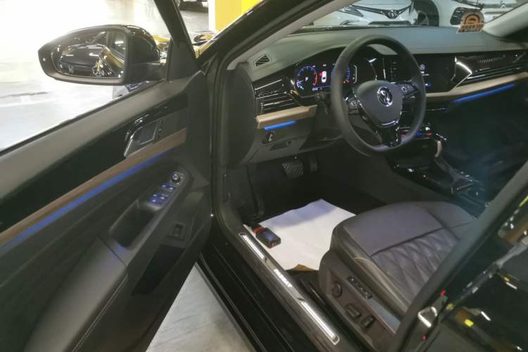 Used Volkswagen Passat 2021 330TSI Luxury Edition
