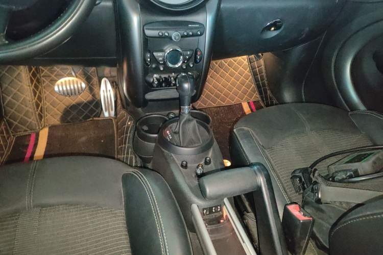 Used  Countryman 2014 1.6T COOPER S
