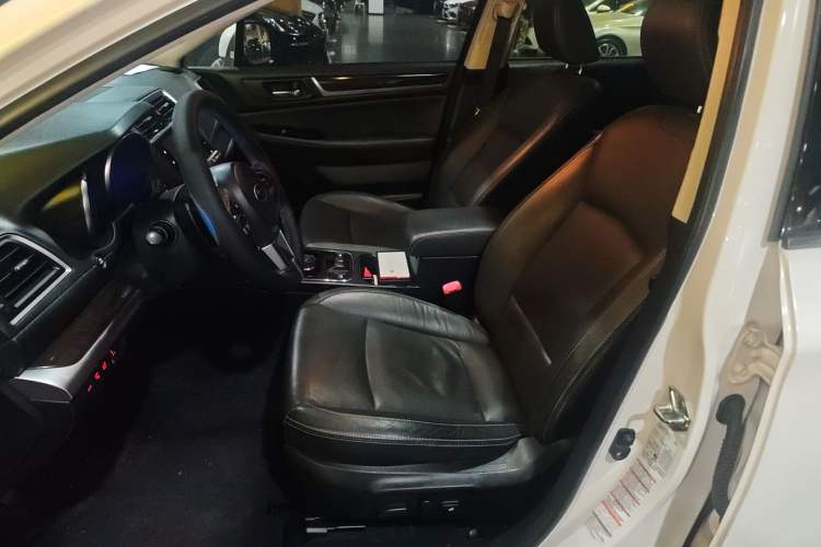 Used Subaru Outback 2017 2.5i Luxury Navigation Edition with EyeSight
