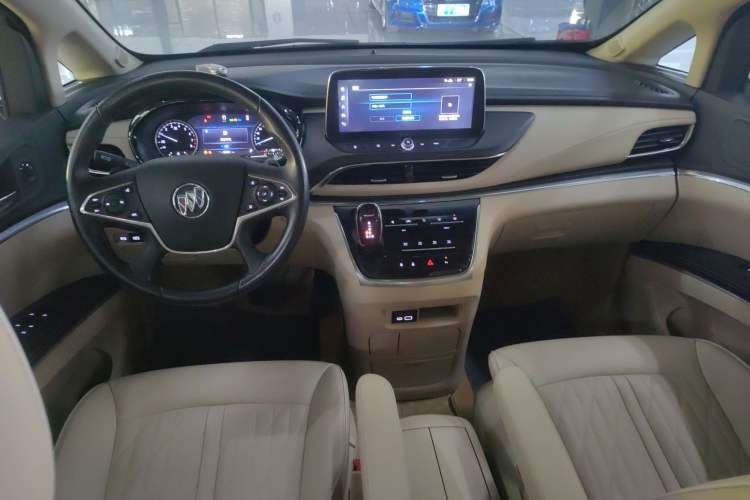 Used Buick GL8 2023 Facelifted Land Cruiser Executive Luxury Version
