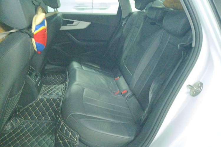 Used Audi A4L 2019 40 TFSI Fashion Edition China VI Emission Standard
