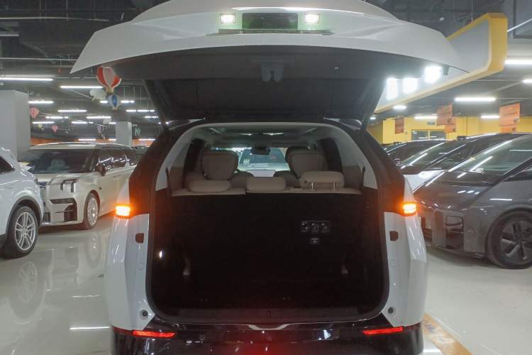 Used XPeng X9 2024 640 All-Wheel Drive High-Performance Max
