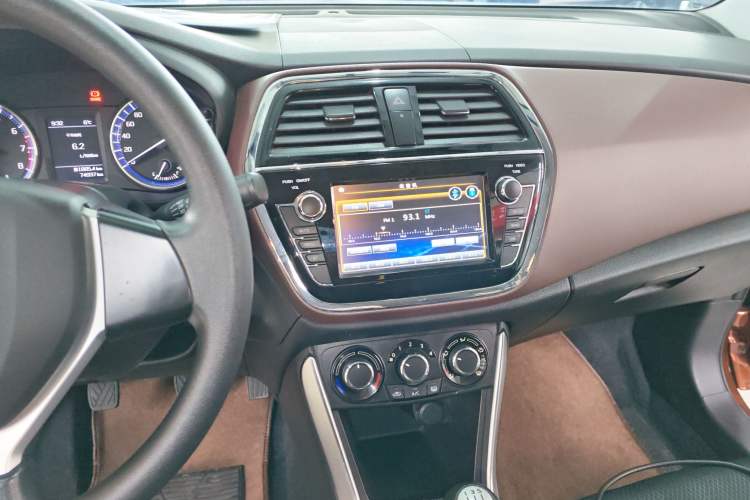 Used Suzuki Vitara S-Cross 2017 1.6L Manual Two-Wheel Drive Urban Fashion Model