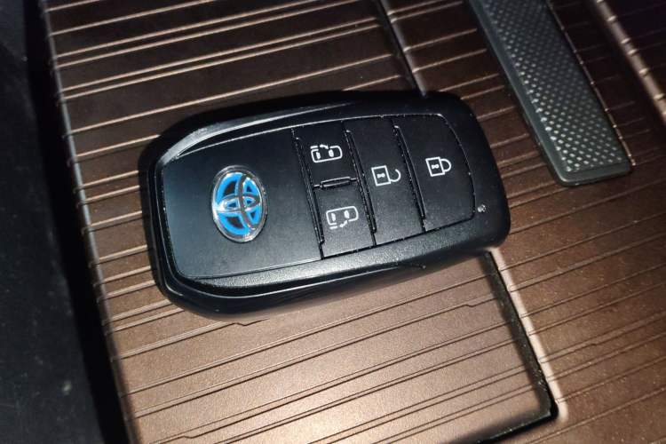 Used Toyota Sienna 2023 2.5L Hybrid Comfort Edition