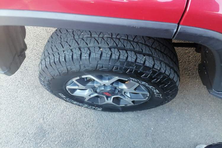 Used Beijing Auto BJ40 2018 PLUS 2.3T Automatic Four-Wheel Drive Flagship Version China V Emission Standard
