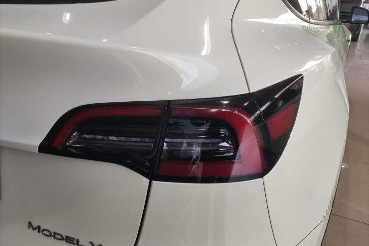 Used Tesla Model Y 2023 Rear-Wheel-Drive Version
