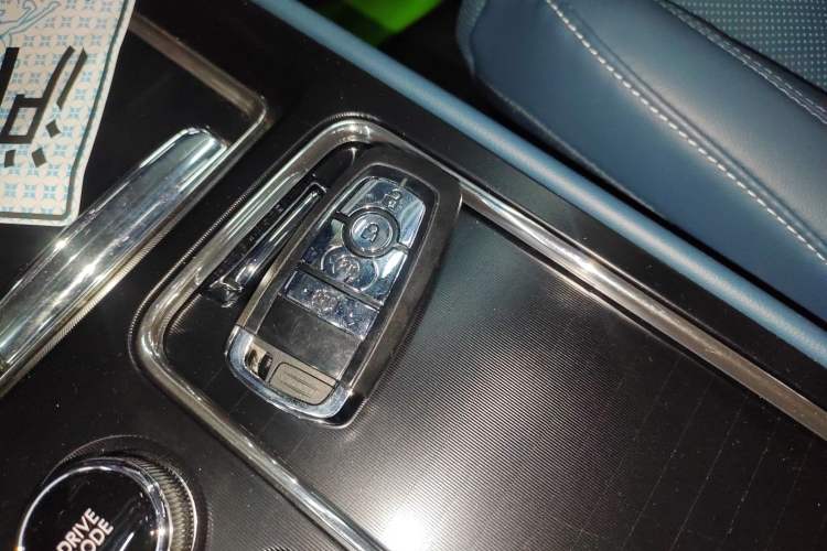 Used Lincoln Corsair 2022 2.0T Two-Wheel-Drive Alaska Glacier Limited Edition