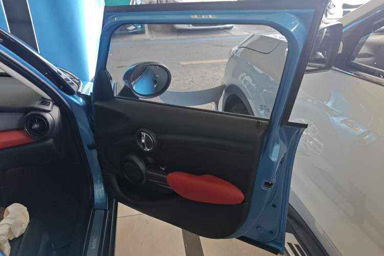 Used  MINI 2015 1.5T COOPER Fun Five-Door Edition
