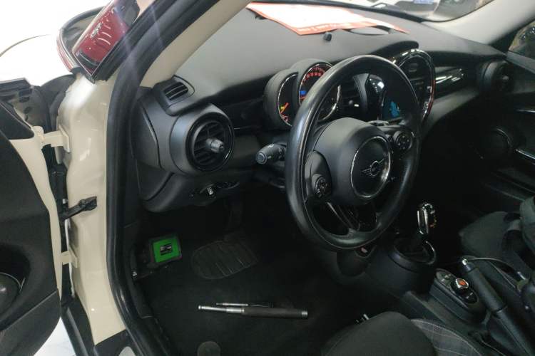 Used  MINI 2018 1.5T COOPER Classic Edition
