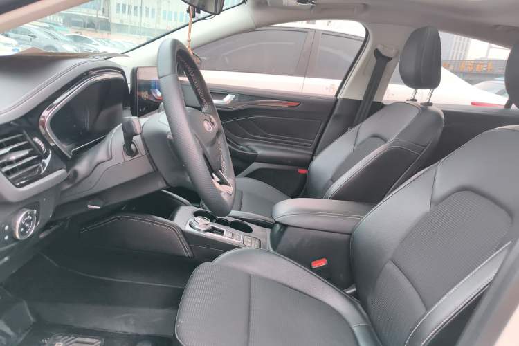 Used Ford Focus 2021 Hatchback EcoBoost 180 Automatic Titanium Edition
